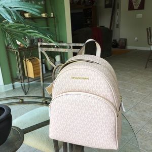 NWT Michael Kors Abbey Medium Backpack